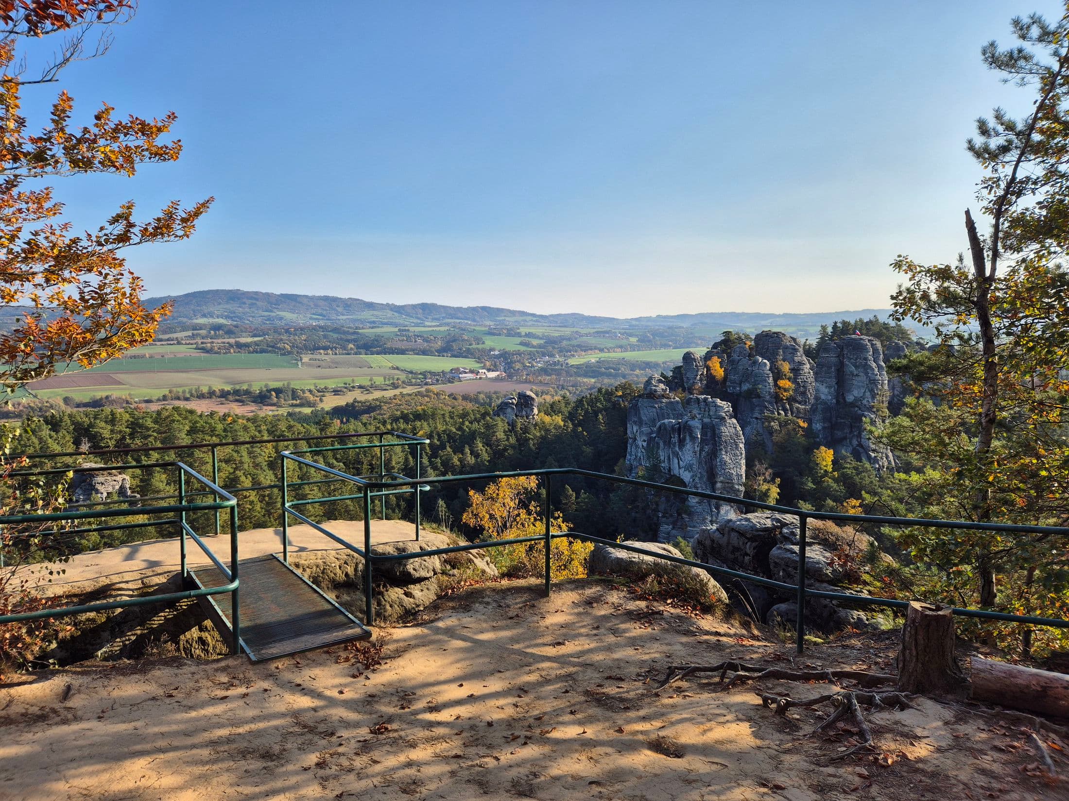 THE ROCK CITY AND CASTLE HIKE
